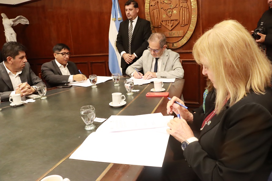 Casi 200 alumnos cursarán Abogacía en Banda del Río Salí