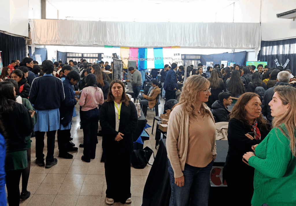 La UNT acercó su oferta académica a estudiantes en la 9° Expo Educativa de Bella Vista