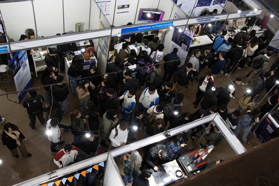 Miles de estudiantes visitan la muestra Exactas para Todos